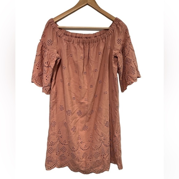 Madewell Eyelet Off-the-Shoulder Dress in dusty clay  - size 4 - Picture 4 of 8